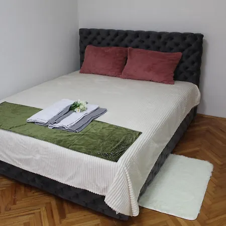 Zara Lux B Lägenhet Kragujevac