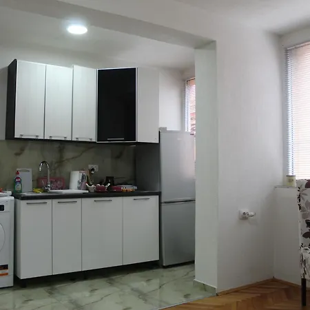 Zara Lux B קרגיובאק